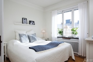 欧式风格二居室富裕型卧室床效果图