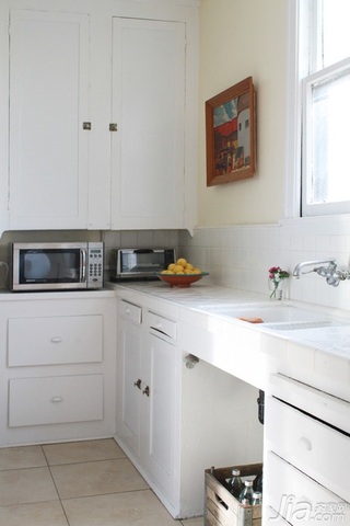 现代简约风格公寓实用白色经济型70平米厨房橱柜订做