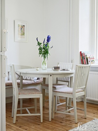 北欧风格公寓白色经济型50平米餐桌图片