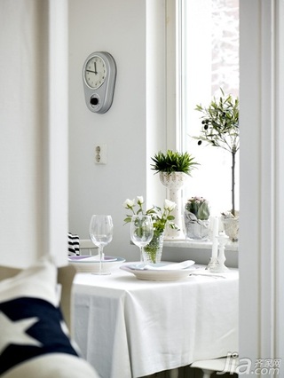 简约风格公寓白色经济型餐厅餐桌图片