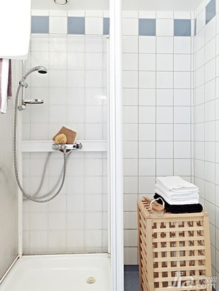 北欧风格公寓经济型卫生间装修图片