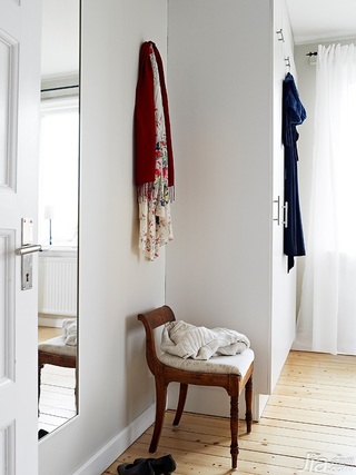 欧式风格公寓60平米卧室衣柜安装图