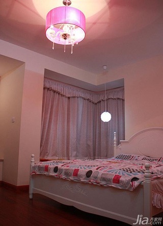 简约风格二居室温馨富裕型卧室床婚房家居图片