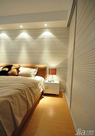简约风格二居室温馨5-10万90平米卧室床图片