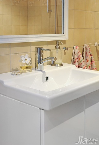 北欧风格公寓经济型60平米卫生间洗手台效果图
