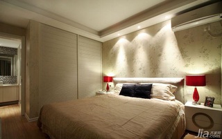 简约风格二居室简洁富裕型卧室床图片