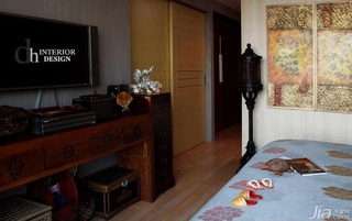 混搭风格三居室民族风富裕型卧室电视背景墙床图片