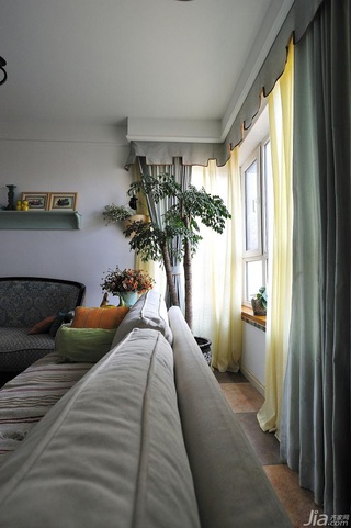 混搭风格公寓经济型120平米客厅窗帘效果图