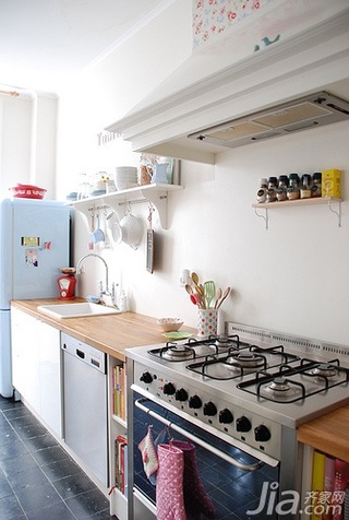 公寓实用富裕型80平米厨房橱柜定做