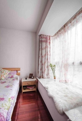 简约风格公寓简洁卧室飘窗床图片