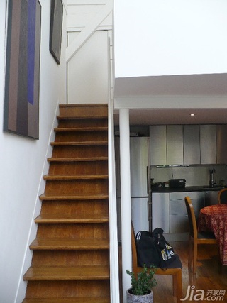 欧式风格别墅富裕型楼梯装修效果图