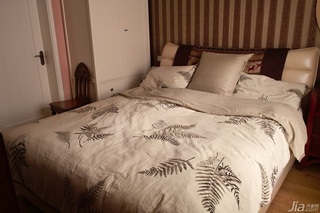 美式风格三居室经济型卧室床效果图