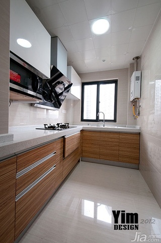 简约风格三居室简洁原木色130平米厨房餐桌图片
