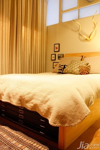 混搭风格公寓富裕型110平米卧室床效果图