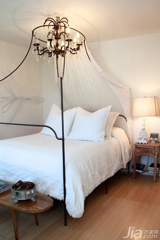 混搭风格复式简洁富裕型卧室床海外家居