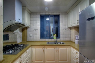 田园风格三居室白色5-10万80平米厨房橱柜定制
