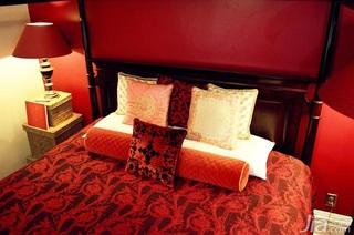 混搭风格三居室简洁红色富裕型卧室床海外家居