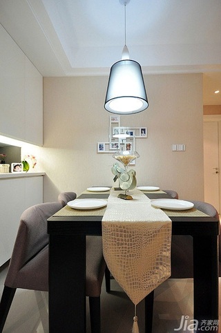 简欧风格二居室简洁富裕型餐厅照片墙餐桌图片