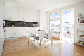 北欧风格公寓白色经济型90平米餐厅餐桌效果图