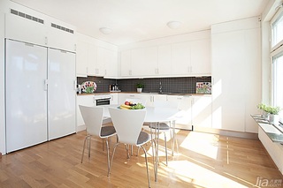 北欧风格公寓经济型90平米餐桌图片