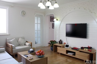 简约风格二居室经济型80平米客厅电视背景墙沙发婚房设计图