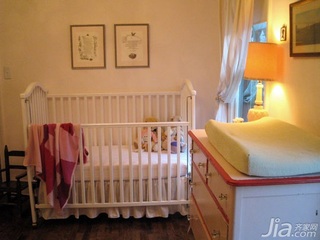 公寓婴儿床图片