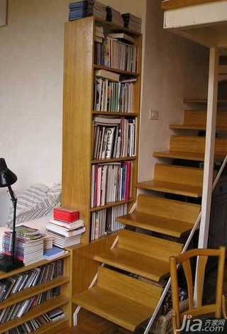 简约风格小户型60平米楼梯书架海外家居