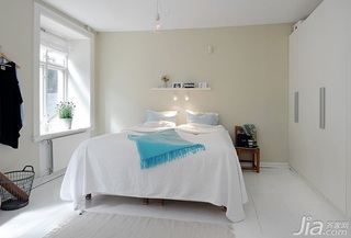 北欧风格复式白色经济型卧室床图片