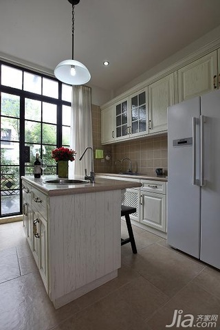 美式乡村风格别墅白色豪华型厨房吧台橱柜效果图