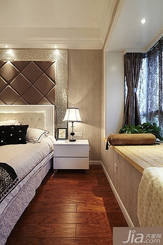 简约风格三居室20万以上110平米卧室床图片