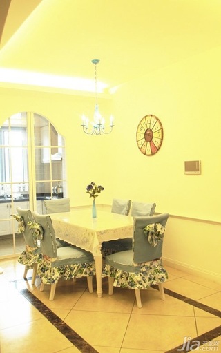 地中海风格复式富裕型130平米餐厅餐桌婚房家装图片