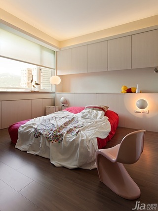 北欧风格四房富裕型130平米卧室床效果图