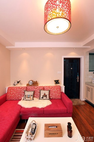 简约风格小户型红色经济型60平米客厅沙发婚房平面图