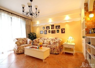 混搭风格公寓富裕型80平米客厅照片墙沙发婚房家装图片