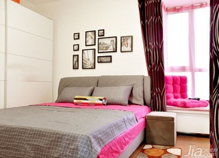 简约风格公寓富裕型70平米卧室照片墙床效果图