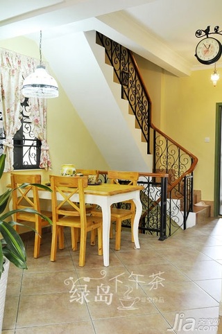 非空田园风格公寓经济型80平米餐厅楼梯餐桌效果图