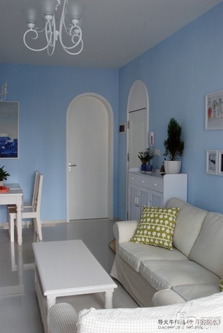 导火牛简约风格公寓蓝色经济型客厅沙发图片