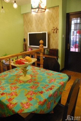 美式乡村风格一居室经济型50平米餐厅餐桌图片