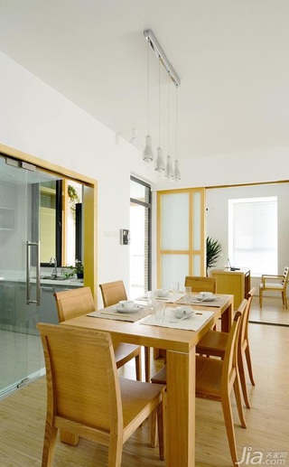 木水简约风格公寓经济型90平米餐厅餐桌效果图
