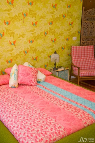 混搭风格二居室小清新110平米卧室卧室背景墙床图片