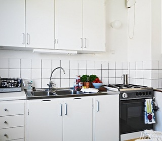 北欧风格一居室白色经济型40平米厨房橱柜订做