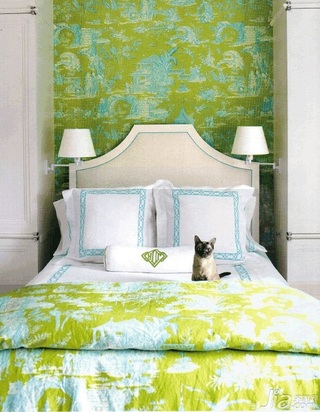 混搭风格二居室小清新绿色富裕型90平米卧室床效果图