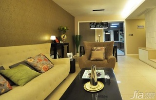 新古典风格三居室富裕型130平米客厅沙发背景墙壁纸效果图