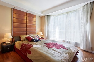 混搭风格三居室富裕型130平米卧室卧室背景墙床图片