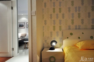 简约风格二居室富裕型卧室卧室背景墙床头柜效果图