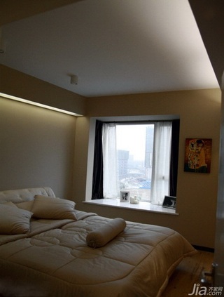 简约风格二居室经济型80平米卧室床效果图