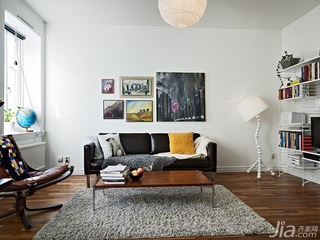 北欧风格一居室经济型客厅沙发图片