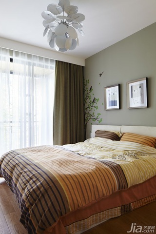 简约风格三居室富裕型90平米卧室床效果图