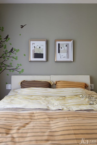 简约风格三居室富裕型90平米卧室床图片