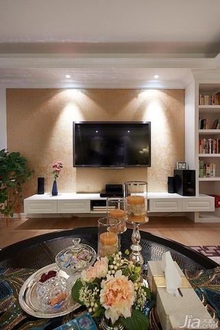 新古典风格三居室富裕型140平米以上客厅电视背景墙电视柜图片